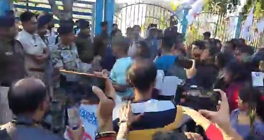 সিপিএমের কমিশনারেট অভিযান নিয়ে উত্তেজনা ছড়ালো
