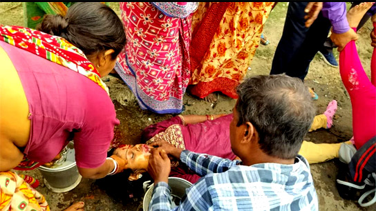 Horrific accident on the way from Kolkata to Bakkhali, 1 tourist dead, 4 critically injured
