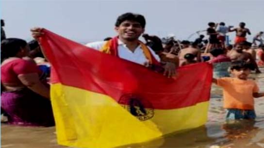 Crazy East Bengal fans performed puja at Kumbh Mela