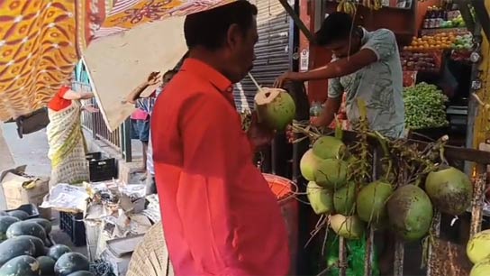 Demand for coconuts increases in Balurghat as summer heat sets in