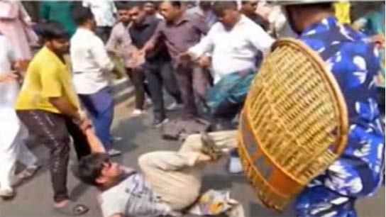 Bidhan Nagar Police Files Suo motu Case Against Protesting Teachers