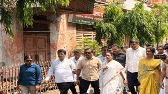 CM Mamata Banerjee visits Burrabazar hotel