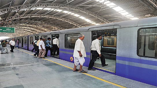 Metro Railway authorities have now decided to be fined for crossing the yellow line at platform before arrival of train