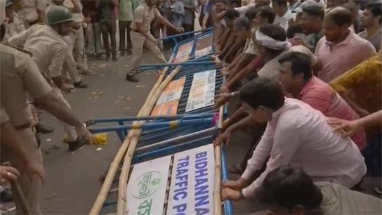 Protesting Teachers Break Police Barricade