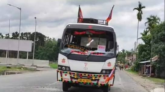 Tensions rise at Alipore Gate ahead of PM's visit