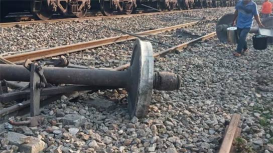 The accident occurred near Chimidipalli station in Andhra Pradesh