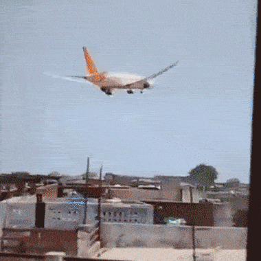 Video of the moment of the Plane incident of Ahmedabad goes viral