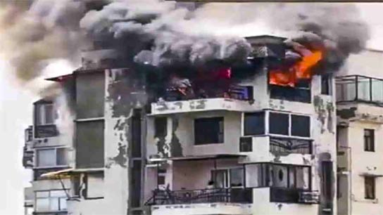 massive fire erupts in delhi building 3 killed