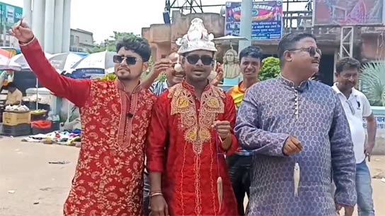 Three young men do amazing things in Burdwan on Jamai Sasthi