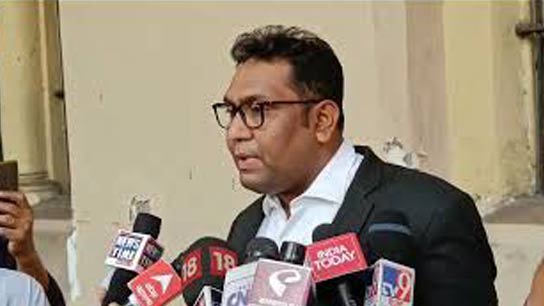 Lawyer Firdous Shamim sent contempt of court notice to state in DA Case
