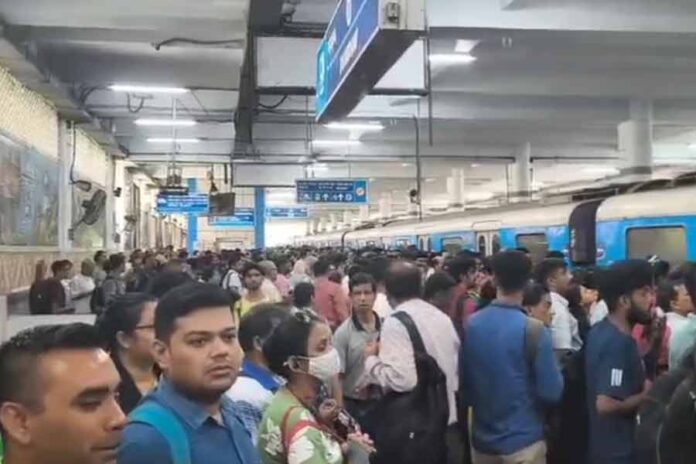 kolkata metro service disrupted again 2