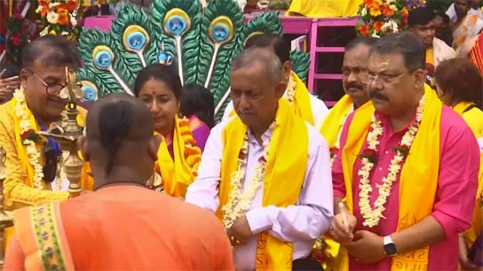 BJP did not get an invitation to the famous chariot of Siliguri, only Trinamool Congress was seen