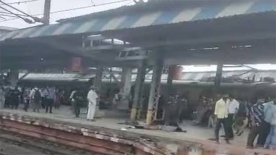 At Least 6 Dead after Falling off from Local Train, run over by Express Train in Mumbai