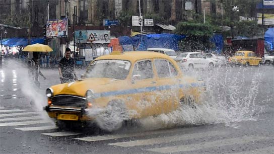 Red orange alert in 15 districts by the Meteorological