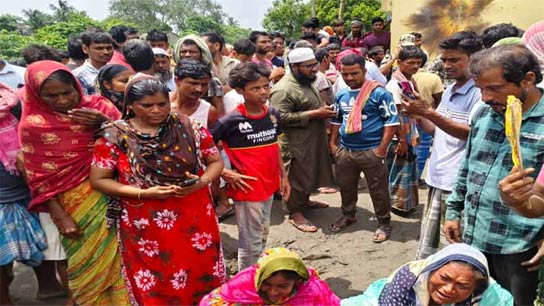 person killed in bomb attack in murshidabad
