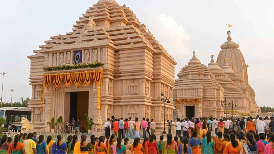 digha is crowded with people in ulto rath