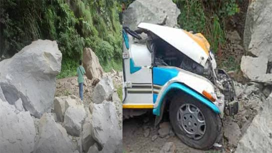 Stones rolling down from the mountain block Siliguri-Sikkim National Highway No. 10