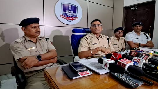 According to police sources, both were arrested by Delhi Police on the same day in connection with an old crime