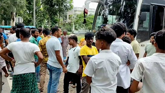 Buses full of migrant workers return from Delhi again