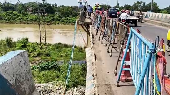 A portion of the guardwall of the Ramakrishna Bridge built over the Dwarkeswar River collapsed with a bang