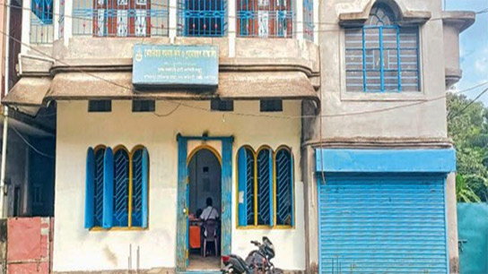 A branch manager, Kanchan Niyogi, has embezzled millions of rupees from customers in a fraud trap