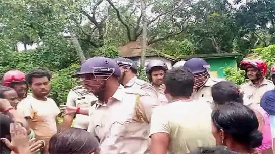 BJP accused of throwing bricks at Trinamool rally