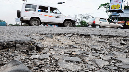 Siliguri Municipal Corporation to repair dilapidated roads before Puja