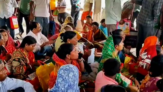 lost lakhs of money from SBI grahak seva kendra in Medinipur's Datan