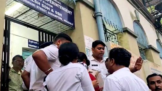 BJP CPM protest in Singur over mysterious death of nurse in Singur