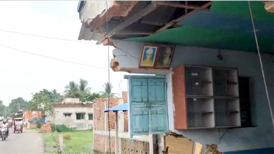 Questions are being raised about the poor condition of Tilak Chowk Primary School in Arambagh