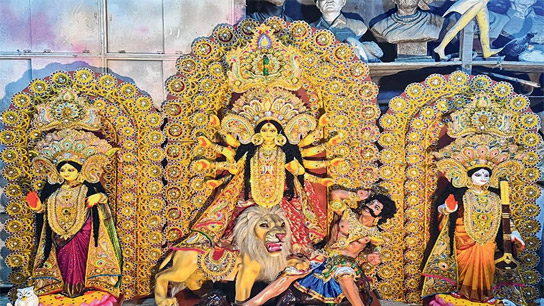 durga puja 2025 durga idol from kumortuli will fly for malyasia on september 8