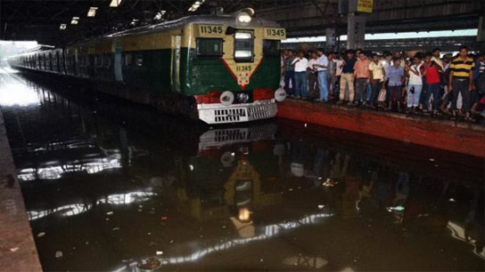 Water on railway tracks due to overnight rain! Irregular trains, closed cycle rail, disrupted metro in Sealdah and Howrah