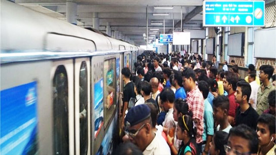 Metro Service again disrupted on Monday in North South, Kolkata