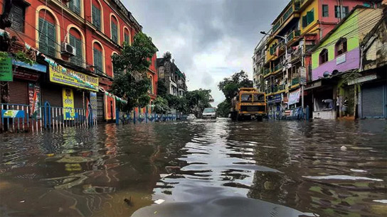 Heavy rain overnight leaves Kolkata, Salt Lake and surrounding areas looking dreary