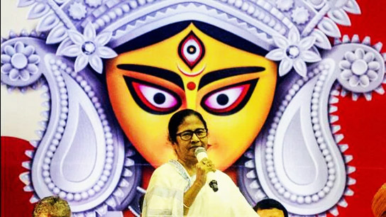 Chief Minister is impressed by the carnival festivities in the districts