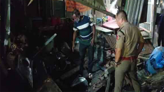 3 died in front of a Puja pandal as a car crashed