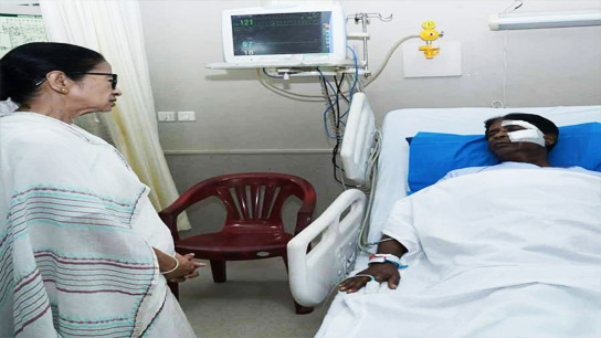 Chief minister visits khagen murmu who was injured in nagarakata in hospital