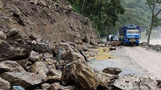 Part of National Highway 10 blocked by landslide due to heavy rain