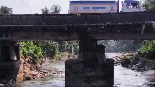 Another setback while building a bridge in North Bengal, workers save lives with strong support