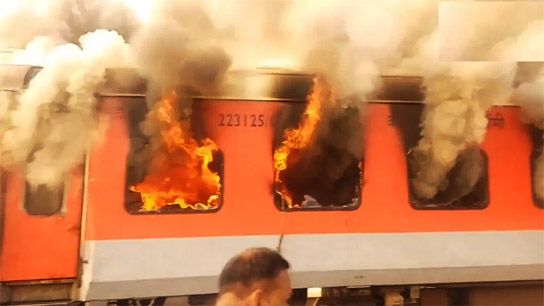 Massive fire at Bihar bound Garib Rath Express in Punjab