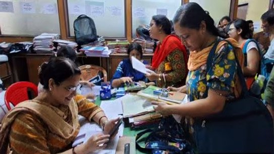 New guidelines again! BLOs will have to go to voters' homes and take pictures