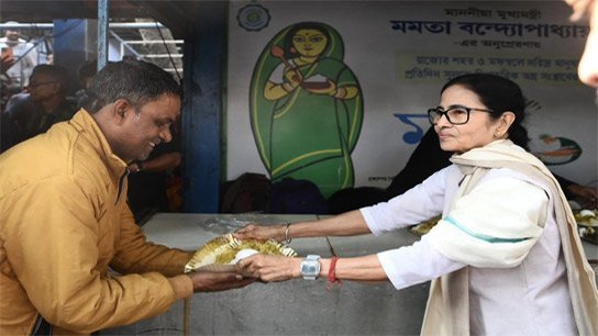 Suddenly, the Chief Minister is at 'Ma Canteen'