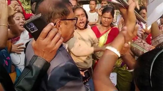 Trinamool MLA from Mekhliganj faces protests after visiting the house of the victimized minor
