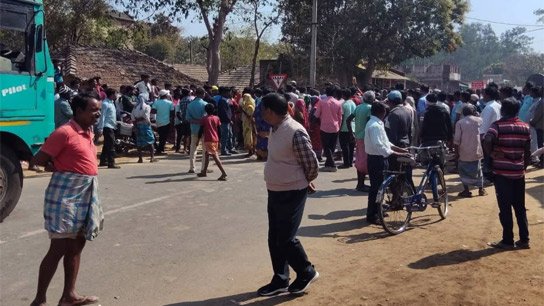 Manbazar's residents protest over lack of ration supplies, road blockade