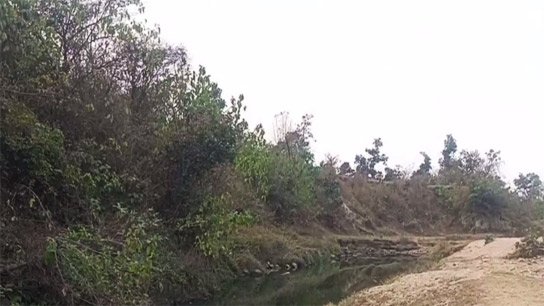 Guridi village of Kalma Gram Panchayat of Jhalda 2 block of Purulia. A natural wonder is hidden among the rocky cliffs on the banks of the 'Kadiyar' floodplain canal, near the Subarnarekha river