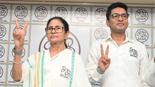 Abhishek sets a target at the Trinamool Congress meeting by how many thousand votes he needs to defeat Subhendu in Bhavanipur