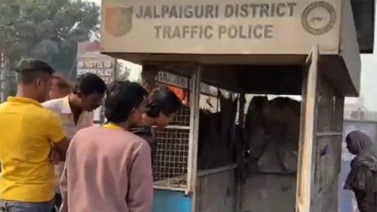 Sensation in Dhupguri! Everyone was shocked after peeking into the traffic police booth