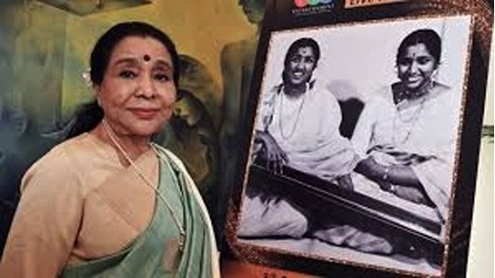 Asha bhosle adimitted to hospital sufferes cardiac arrest