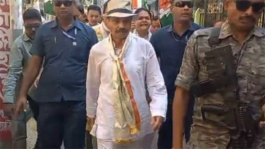 Tension in Baharampur this morning, protests surrounding Adhir, Trinamool slogans