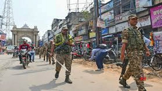 75,000 batons in the hands of the central forces to 'cool down' with sticks